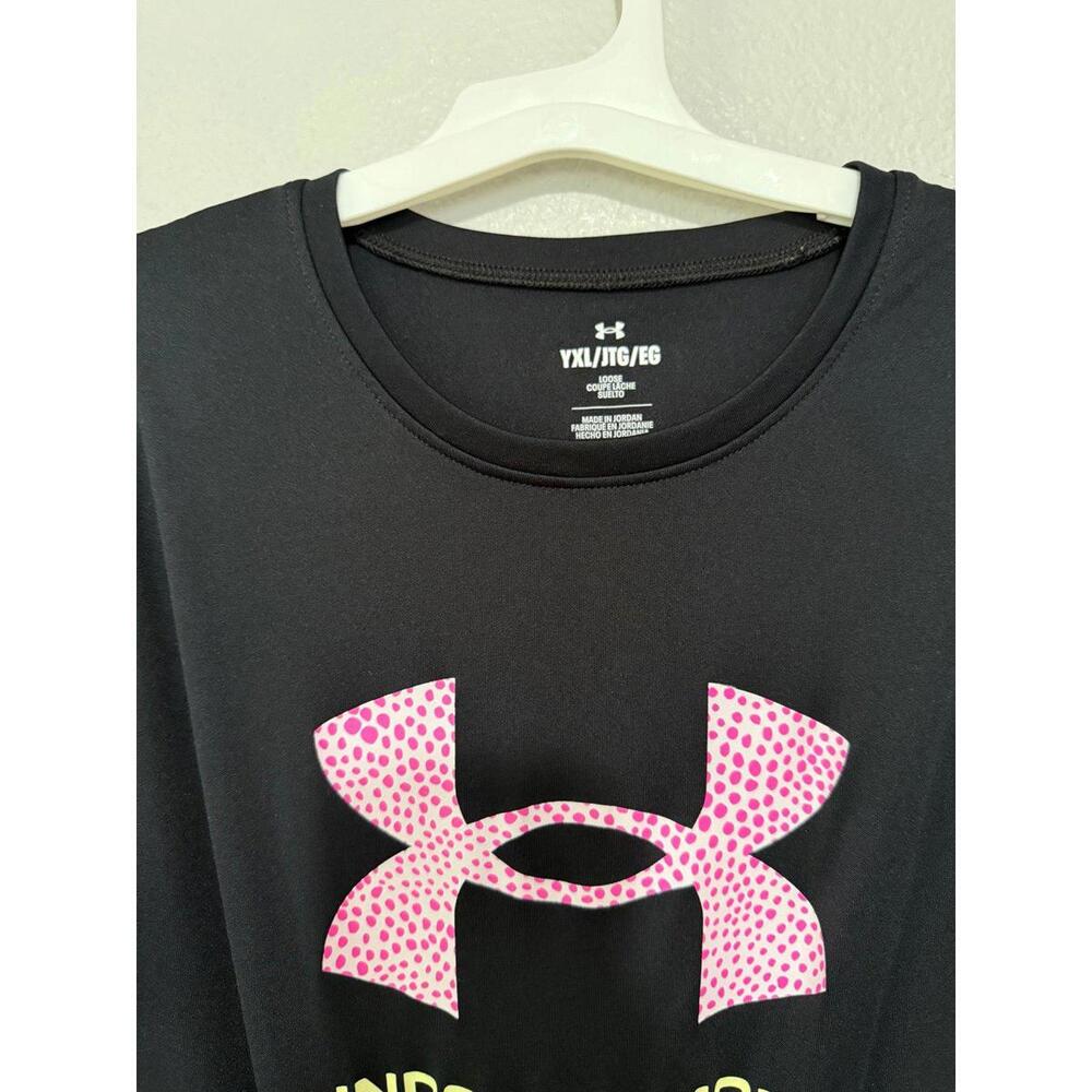 Under armour youth XL t shirt loose fit dri-fit style